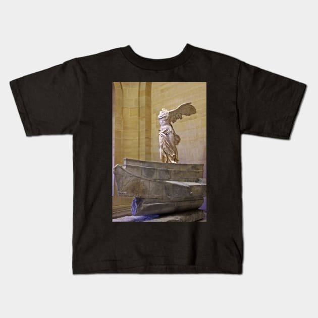 The Winged Victory of Samothrace Kids T-Shirt by Cretense72